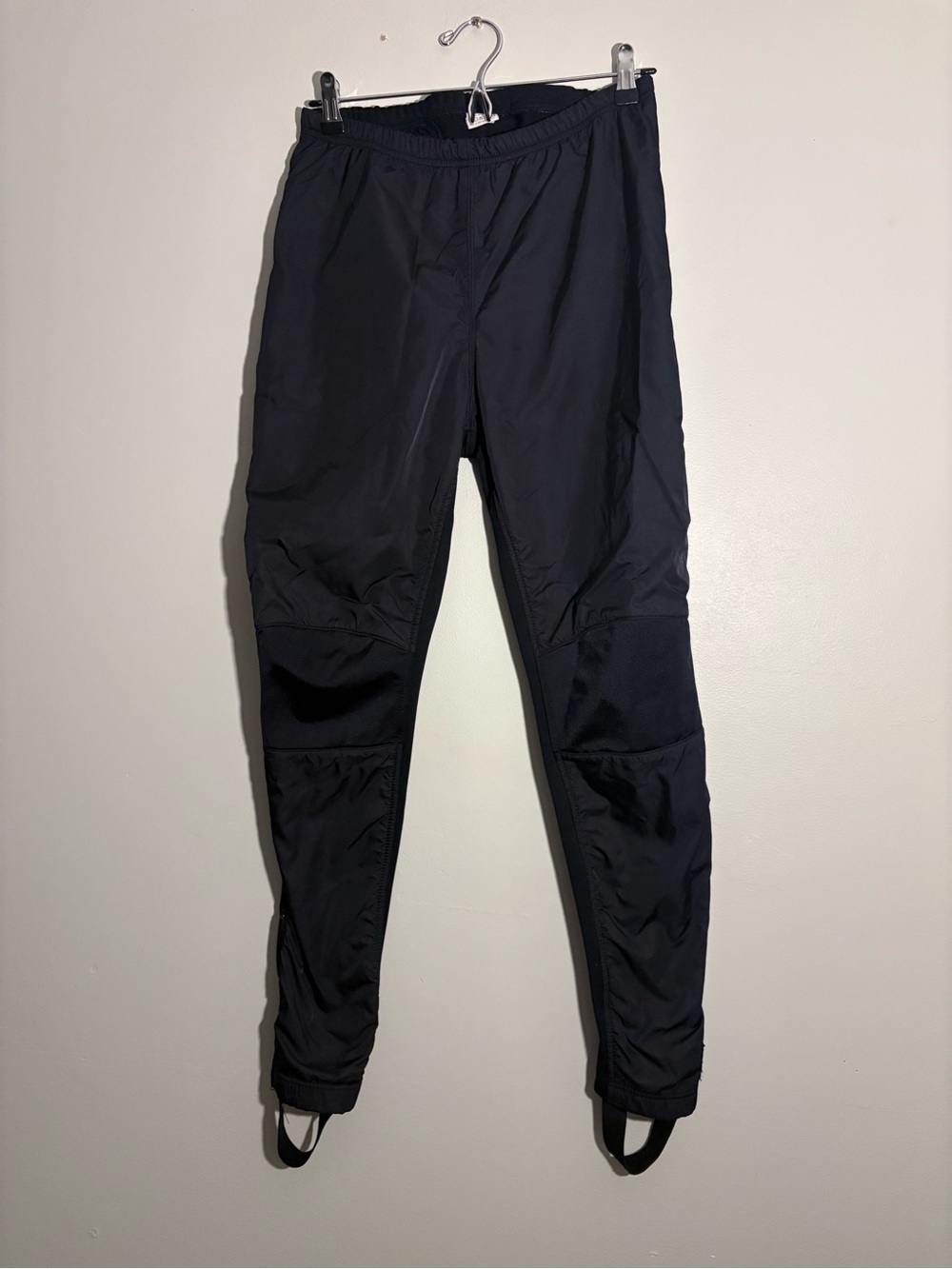 Bellwether Cycling Men's Black Performance Joggers with Stirrup Hem Medium